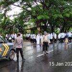 Jalan Sehat Bersholawat Pondok Pesantren Darussalam Bermi, Polsek Kuripan Lakukan Pengamanan