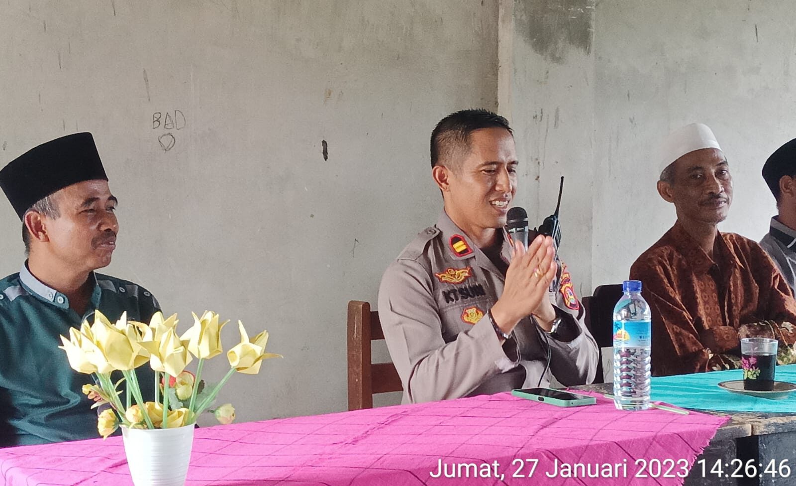 Jumat Curhat Kapolsek Lembar ke Yayasan Al-Hidayah NW Lendang Damai Desa Mereje Timur