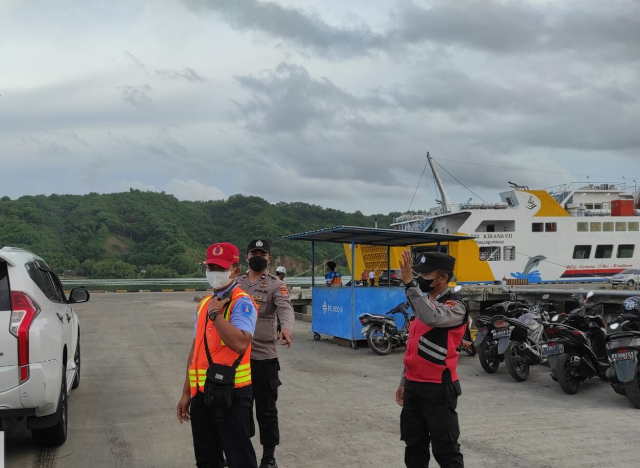 Kedatangan KM Kirana VII, Polsek Kawasan Pelabuhan Lembar Lakukan Pegamanan