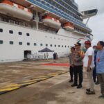 Kapolres Lombok Barat Tinjau Pengamanan Kedatangan Kapal Pesiar MV Pasific Encounter