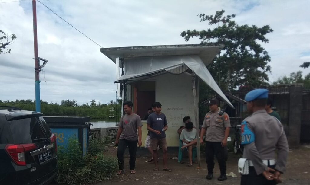 Polsek Lembar Intensifkan Kegiatan Patroli Tempat Wisata di Lembar, Terutama Saat Memasuki Libur Akhir Pekan