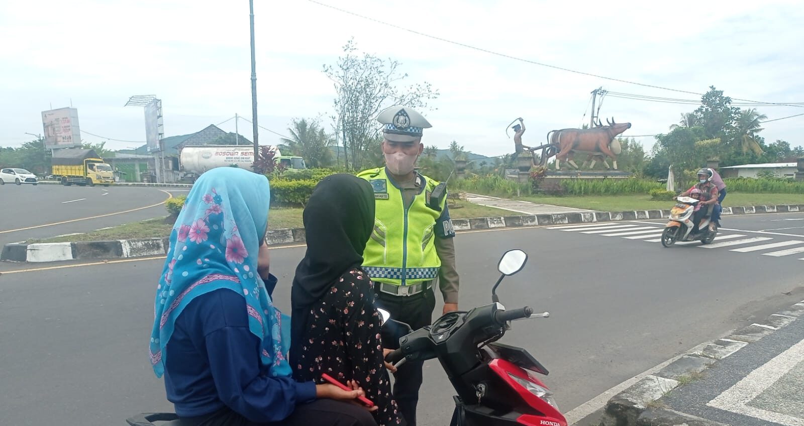 Patroli Hunting Sistem Sat Lantas Polres Lombok Barat, Tindak Pelanggar Kasat Mata Pengguna Jalan