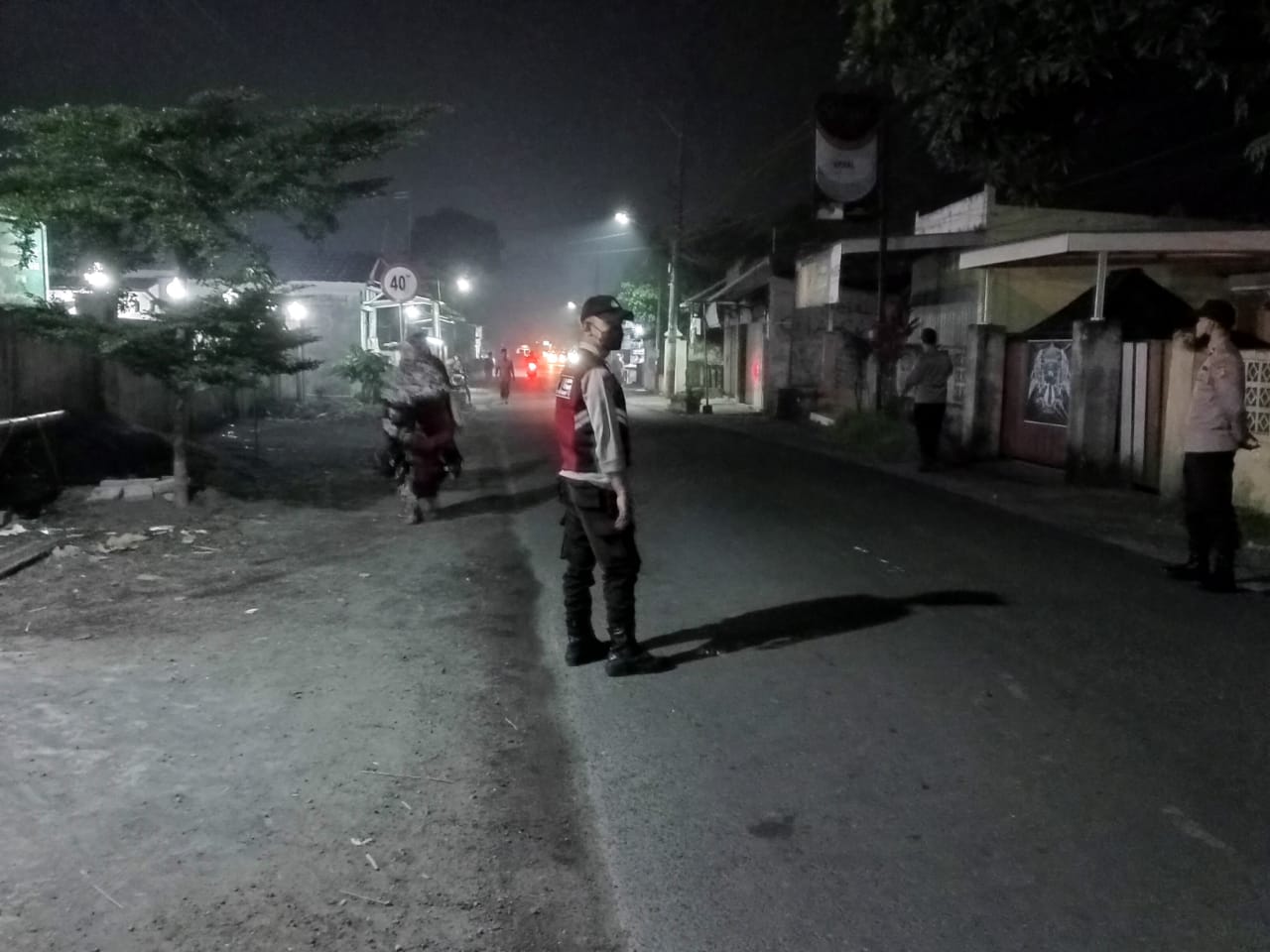 Pengamanan Ibadah Sholat Tarawih di Kuripan, Polisi Imbau Pemuda Jangan Nyalakan Petasan