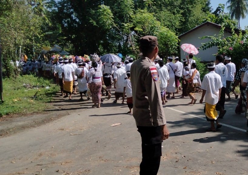 Pengamanan Melasti di Kecamatan Sekotong, Polsek Sekotong Sebar Personel di Tiga Lokasi