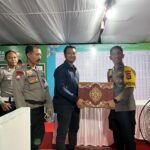 Kunjungan Kasat Reskrim Polres Lombok Barat ke Pelabuhan Lembar untuk Memastikan Keamanan Pemudik