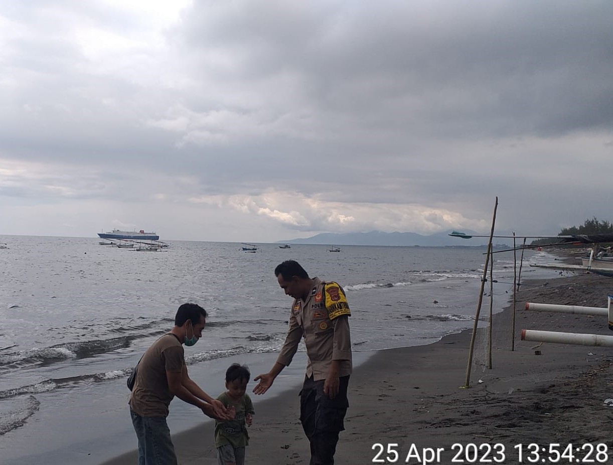 Polsek Lembar Gelar Monitoring Kamtibmas di Obyek Wisata Pantai Cemare