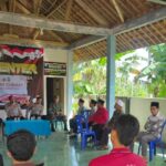 Polres Lombok Barat Menyambangi Desa Labuan Tereng Dalam Program Jumat Curhat Polri
