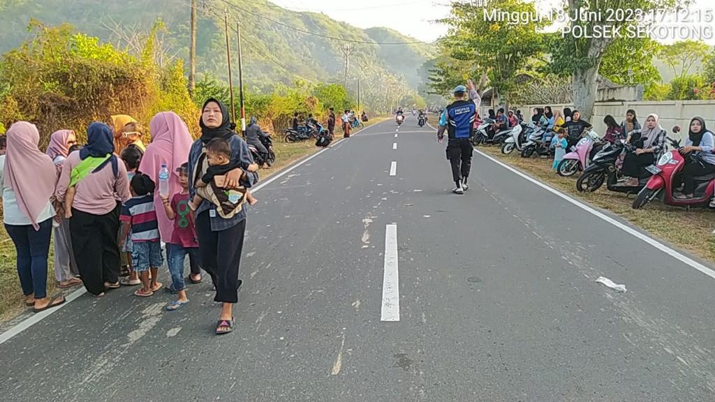 Pengamanan Kegiatan Tradisi Adat Nyongkolan di Sekotong, Lombok Barat, Berlangsung Aman dan Kondusif