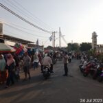 Pengaturan Arus Lalu Lintas di Pasar Sore Paok Kambut, Polsek Labuapi Beri Himbauan kepada Juru Parkir