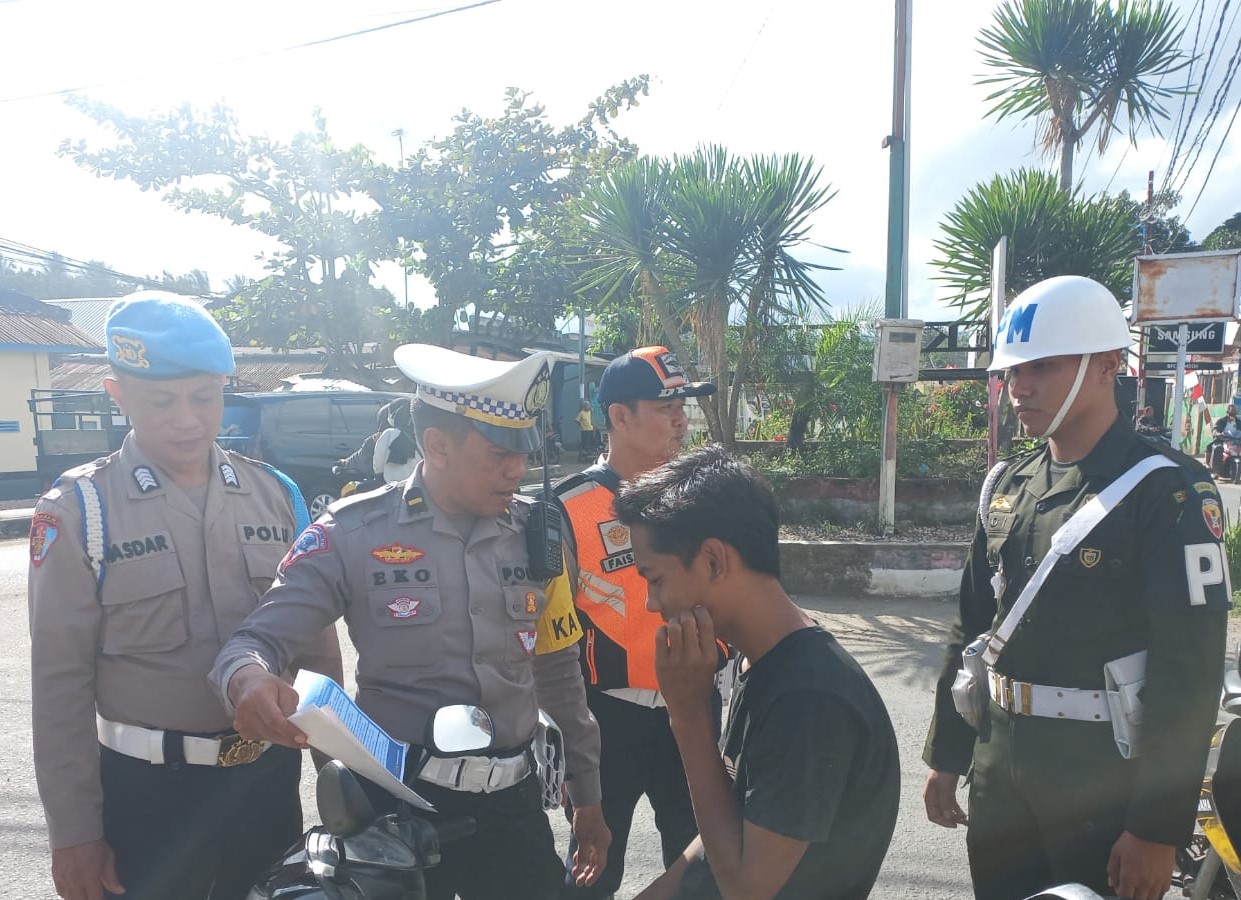 Polres Lombok Barat Berhasil Gelar Operasi Patuh Rinjani 2023 di Pertigaan Pasar Sekotong