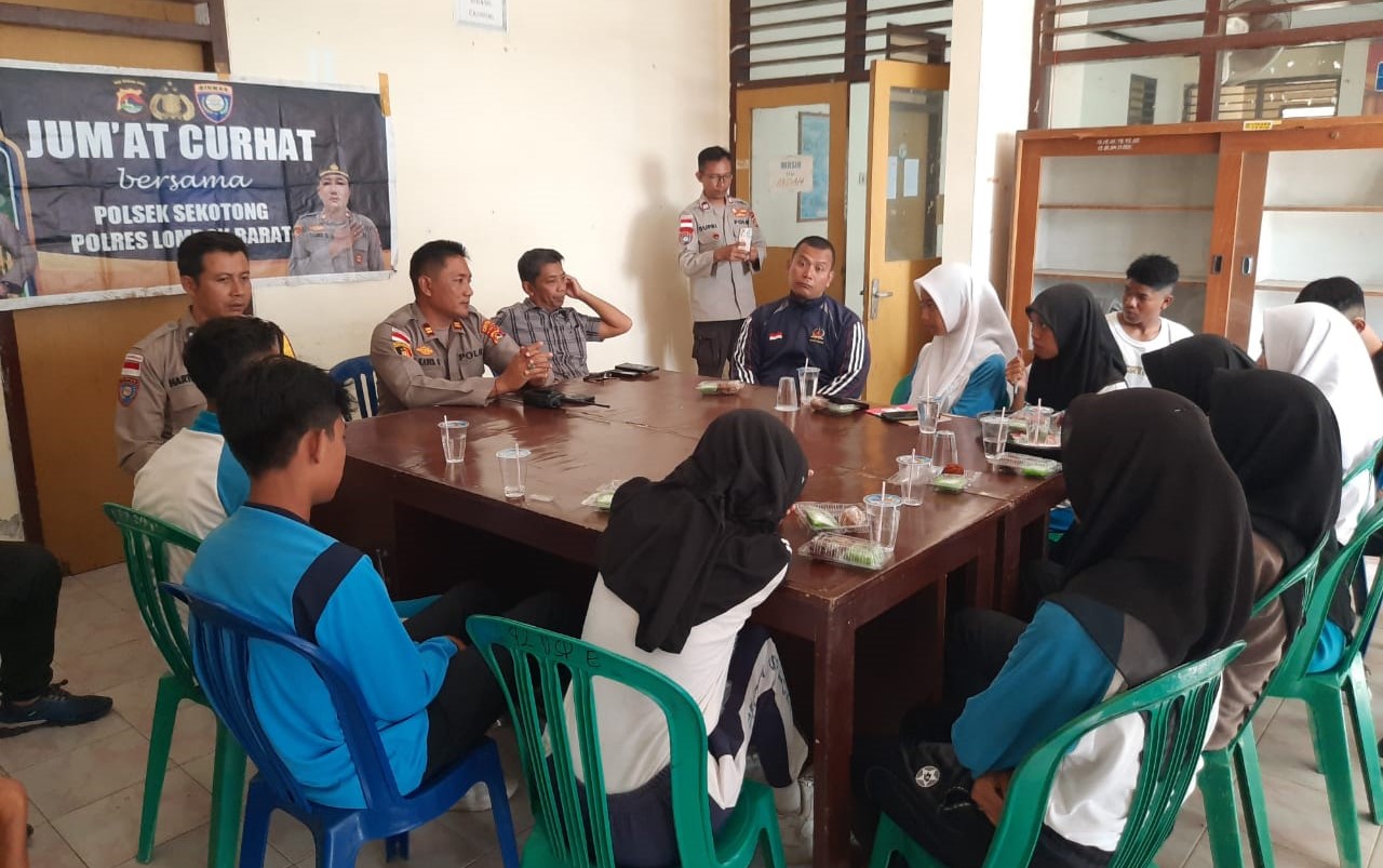 Polsek Sekotong Sambut dan Motivasi Paskibra Terpilih di Kecamatan Sekotong