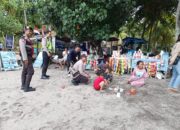 Patroli Dialogis Polsek Batulayar di Pantai Senggigi, Jaga Keamanan dan Ketertiban