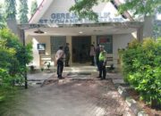 Polres Loteng Laksanakan Pengamanan Di Gereja Dan Rumah Ibadah.