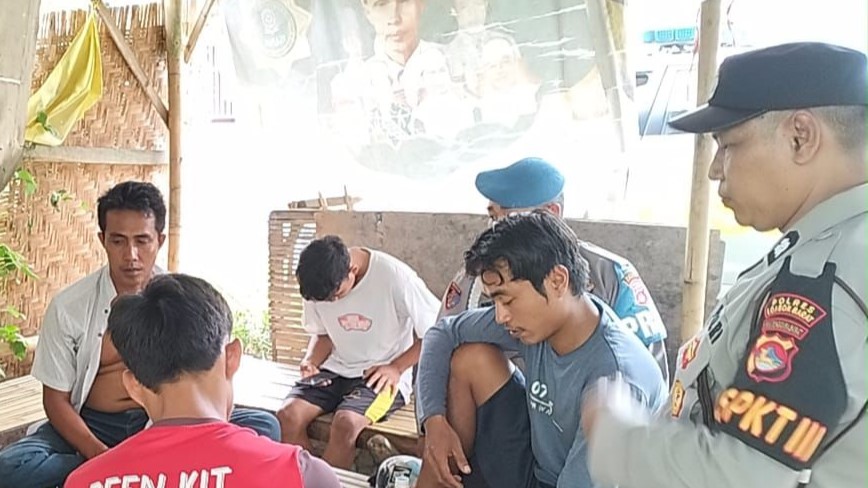 Polsek Kediri Gelar Patroli Dialogis dan Sambangi Warga di Desa Ombe Baru