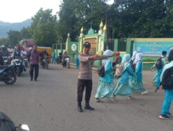 Personel Polsek Rasanae Barat Laksanakan Kegiatan Rawan Pagi di Depan MTsN 1 Padolo Kota Bima