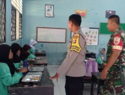 Polsek Gerung Kawal Program Makan Bergizi Gratis di Lombok Barat