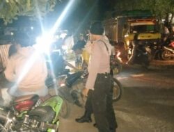 Mencegah dan Menekan Kasus 3C dan Balapan Liar di Malam Minggu Polsek Madapangga Gelar Patroli Cipkon