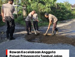 Kapolsek Pringgarata Bersama Warga dan Pemedes Gotong Royong Tambal Jalan Rusak di Desa Spakekan