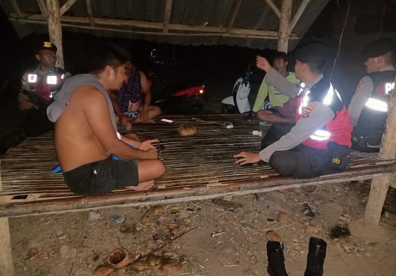 Polsek Sekotong Perkuat Kamtibmas Lewat Patroli Tokoh Masyarakat