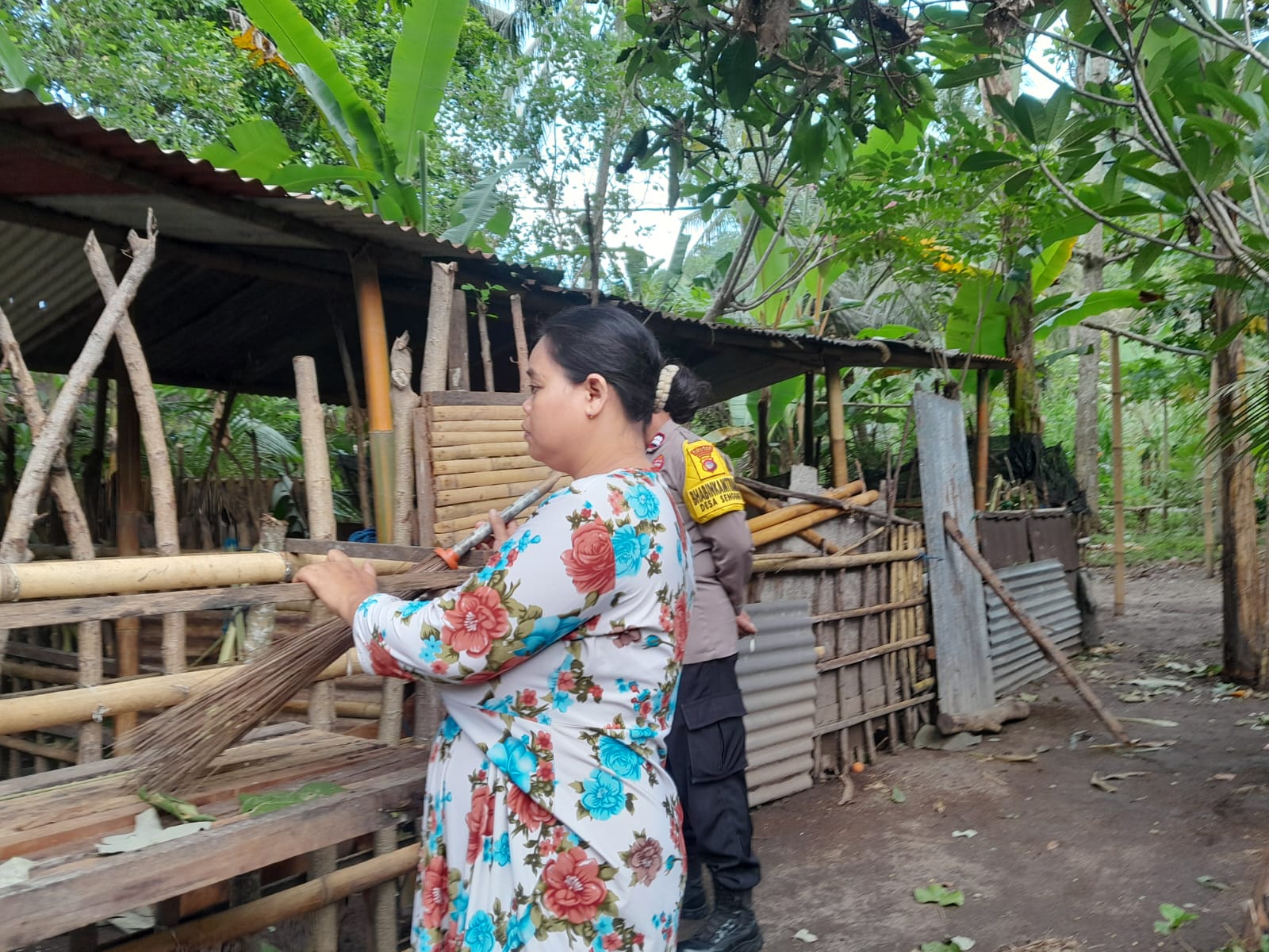 Polisi Sambangi Warga Krandangan, Ajak Budidaya Pangan Mandiri