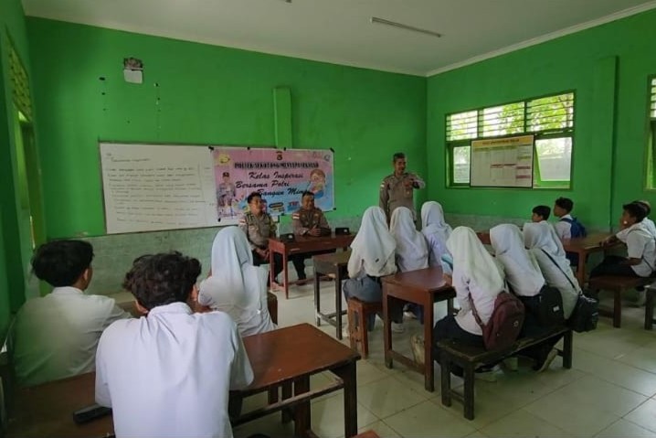 Polsek Sekotong Menyapa Sekolah: Cegah Narkoba dan Pernikahan Dini di MTs