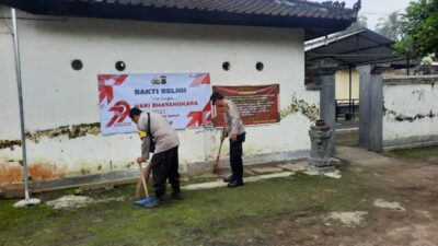 Polsek Labuapi Gelar Bakti Religi di Pure Datar Merembu