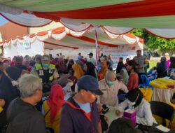 Warga Labuapi Terima Layanan Kesehatan dan Bansos Gratis dari Polri