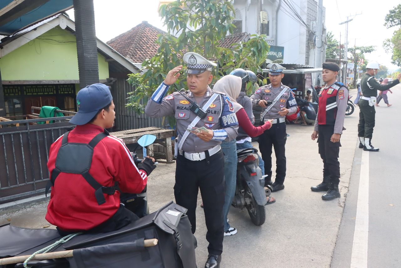 Keselamatan Lalu Lintas Diperkuat, Polres Lombok Barat Gelar Operasi Patuh Rinjani 2025
