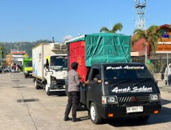 KMP. SURYA 777 Tiba di Lembar, Pengamanan Bongkaran Berjalan Lancar