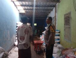 Bhabinkamtibmas Merembu Awasi Pupuk Subsidi dan Dorong Ketahanan Pangan