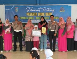 Polisi Sahabat Anak, Satlantas Sosialisasikan Keselamatan di TK Negeri 1 Gerung