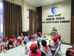 Siswa SD Tunas Daud Kunjungi Polres Sumbawa, Belajar Tertib Lalu Lintas dan Kenali Tugas Polisi
