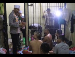 Polres Loteng Berbagi Untuk Para Tahanan di Malam Perayaan Maulid Nabi Muhammad SAW. ‎