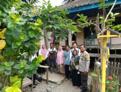 Bhabinkamtibmas Desa Seloto Dampingi Registrasi Program Bedah Rumah dari Dinas Perkim KSB