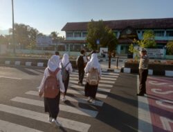 Wujudkan Tertib Berlalu Lintas, Polsek Tanjung Gelar Giat Rawan Pagi di Depan SMPN 1 Tanjung