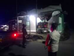 Patroli Pemukiman, Polres Lombok Tengah Berikan Rasa Aman kepada Masyarakat pada Malam Hari