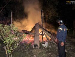 Dipicu Ketersinggungan, Seorang Pria di Labuhan Badas Aniaya Korban dan Bakar Rumah Panggung
