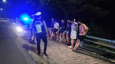 Polres Lombok Barat Bubarkan Kerumunan, Jaga Ketenangan di Bypass BIL 2