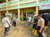 Kapolri Tinjau Pembersihan SD dan Masjid Terdampak Bencana di Aceh Tamiang